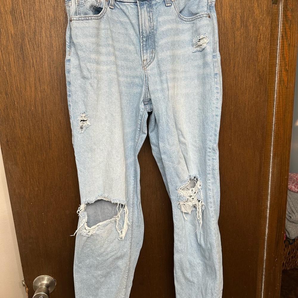 American Eagle Outfitters Light Blue Distressed Straight Leg Jeans